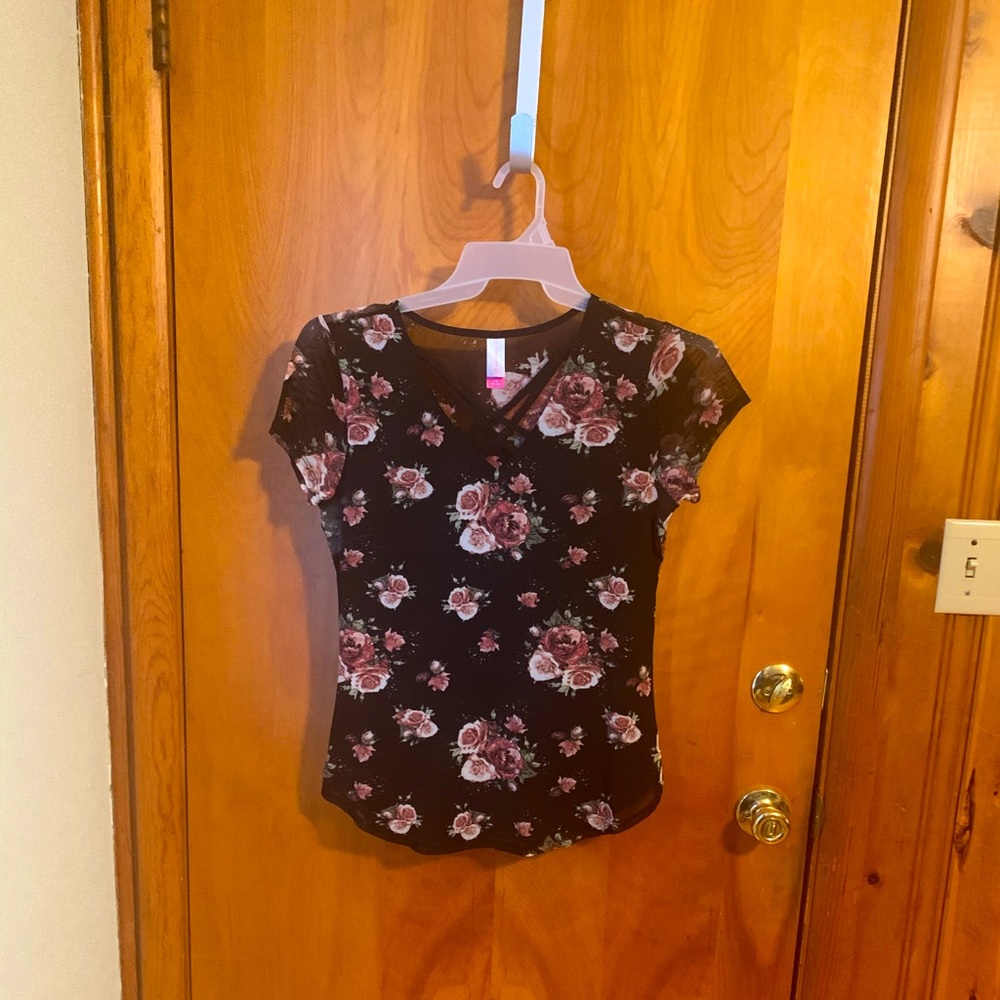 No Boundaries Junior Size Large 11-13 Floral Blouse
